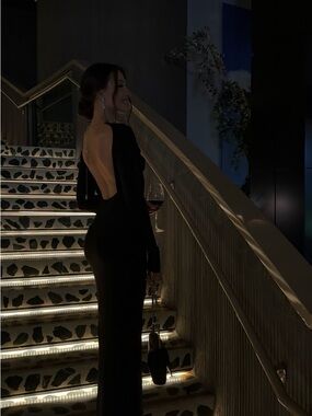 Elegant Black Backless Evening Gown - Women Dresses